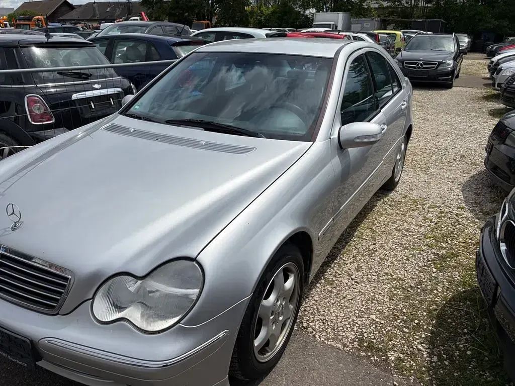 Gebraucht Mercedes C200 163 PS (119 kW) 2003 Silber Limousine