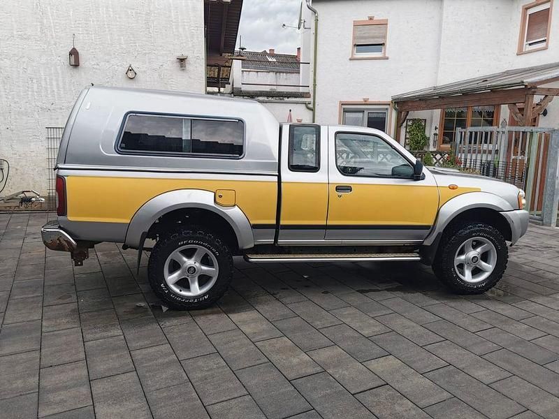 Silber Gebraucht 2002 Nissan PickUp Abholung | 6.700 € - Bild 1/4