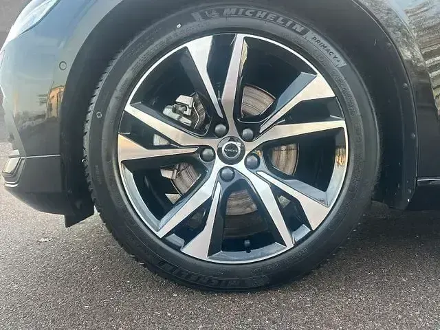 Gebraucht Volvo V60 Core 197 PS (144 kW) 2025 Onyx schwarz Kombi