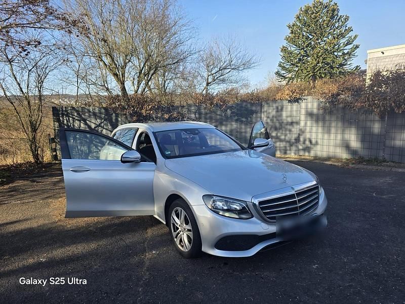 Gebraucht Mercedes E220 170 PS (125 kW) 2007 Grau Kombi
