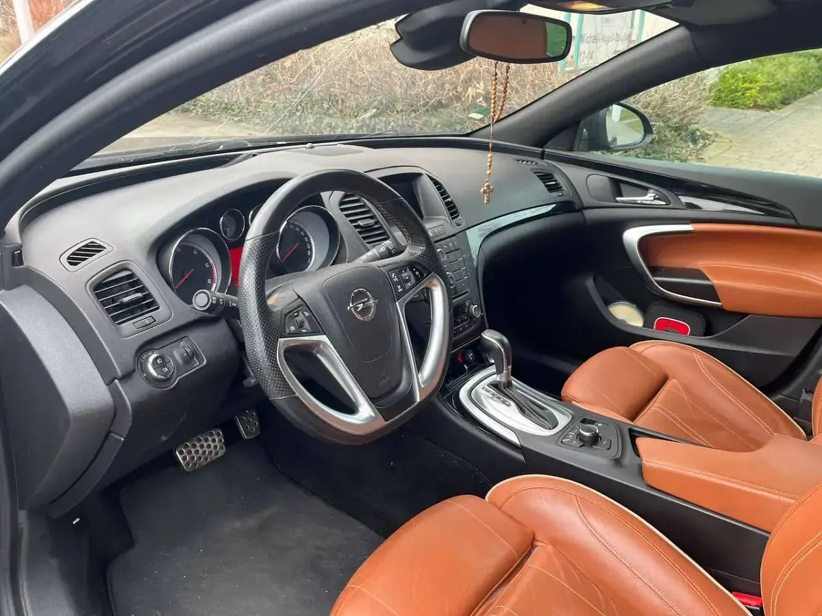 Gebraucht Opel Insignia Edition 160 PS (117 kW) 2010 Braun Limousine