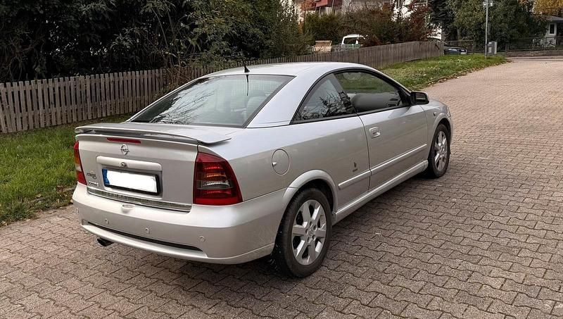 Silber Gebraucht 2002 Opel Astra Coupé | 2.950 € (Fairer Preis) - Bild 1/4