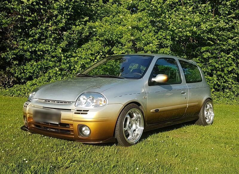 Silber Gebraucht 2001 Renault Clio II R.S. Kleinwagen | 5.500 € (Superpreis) - Bild 1/4