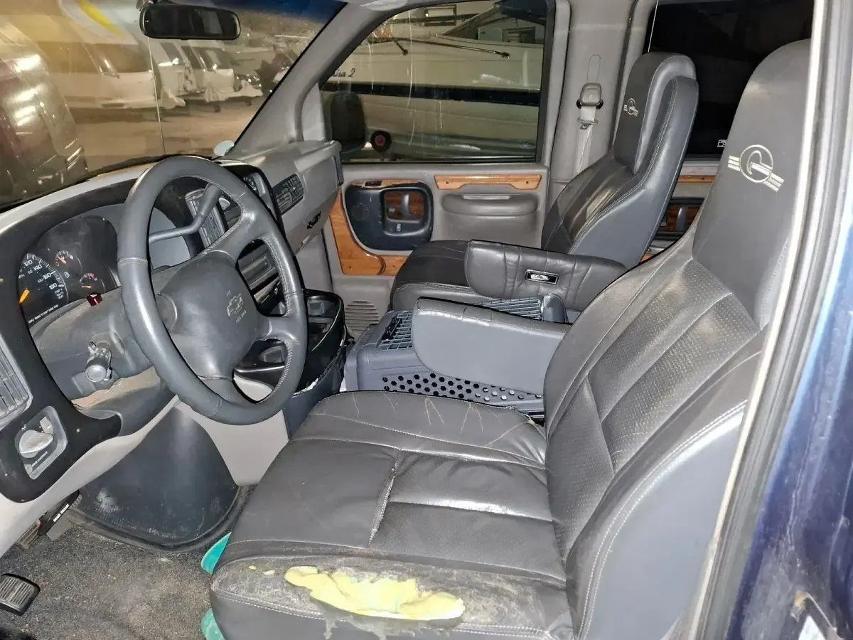 Gebraucht Chevrolet Express 245 PS (180 kW) 1998 Blau Van / Kleinbus