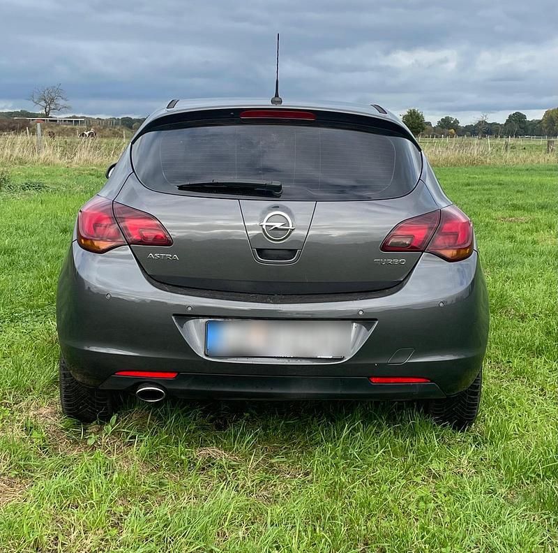 Gebraucht Opel Astra 140 PS (102 kW) 2010 Grau Limousine