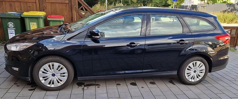 Schwarz Gebraucht 2018 Ford Focus Kombi | 8.250 € (Superpreis) - Bild 1/4