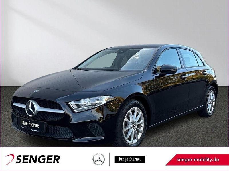 Unilack nachtschwarz Gebraucht 2022 Mercedes A250 Business Limousine | 22.440 € (Guter Preis) - Bild 1/4