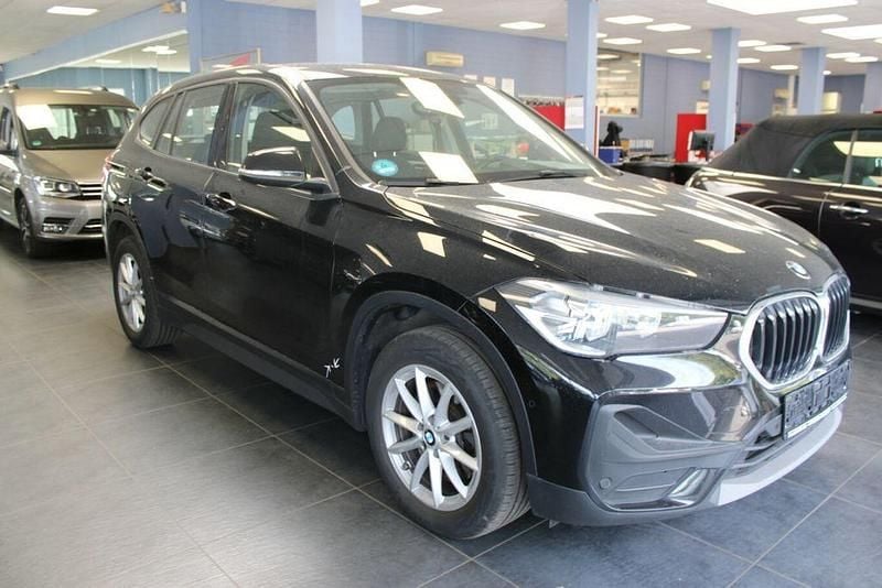 Schwarz ii Gebraucht 2020 BMW X1 Advantage SUV | 19.980 € (Guter Preis) - Bild 1/4