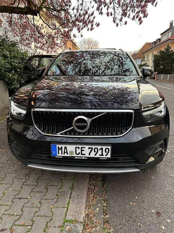 Gebraucht Volvo XC40 Momentum 129 PS (94 kW) 2022 Schwarz SUV