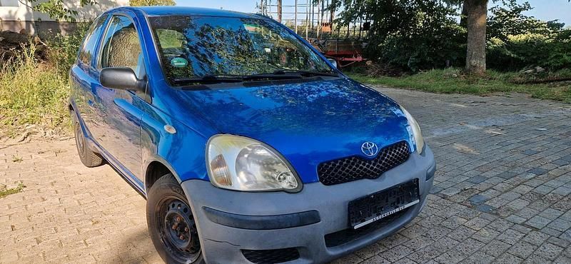 Blau Gebraucht 2003 Toyota Yaris Kleinwagen | 1.200 € (Fairer Preis) - Bild 1/4