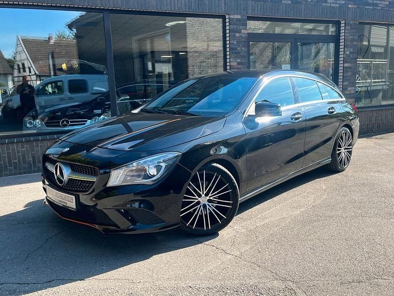 Kosmosschwarz Gebraucht 2015 Mercedes CLA180 Limousine | 17.990 € (Fairer Preis) - Bild 1/4