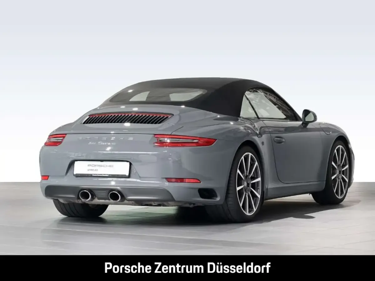 Gebraucht Porsche 911 Carrera Cabriolet 370 PS (272 kW) 2016 Graphitblaumetallic Cabrio