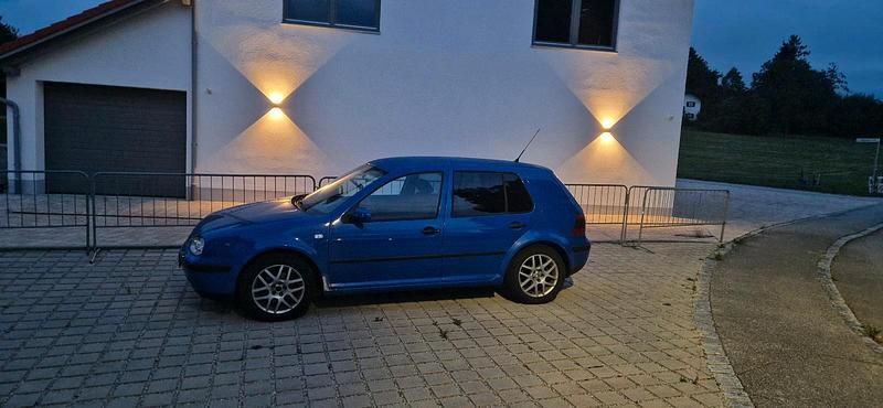 Gebraucht VW Golf IV 110 PS (80 kW) 2002 Blau Kleinwagen