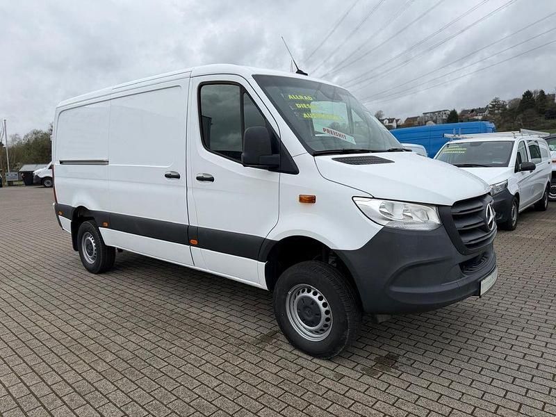 Gebraucht Mercedes Sprinter 163 PS (119 kW) 2021 Weiß Van