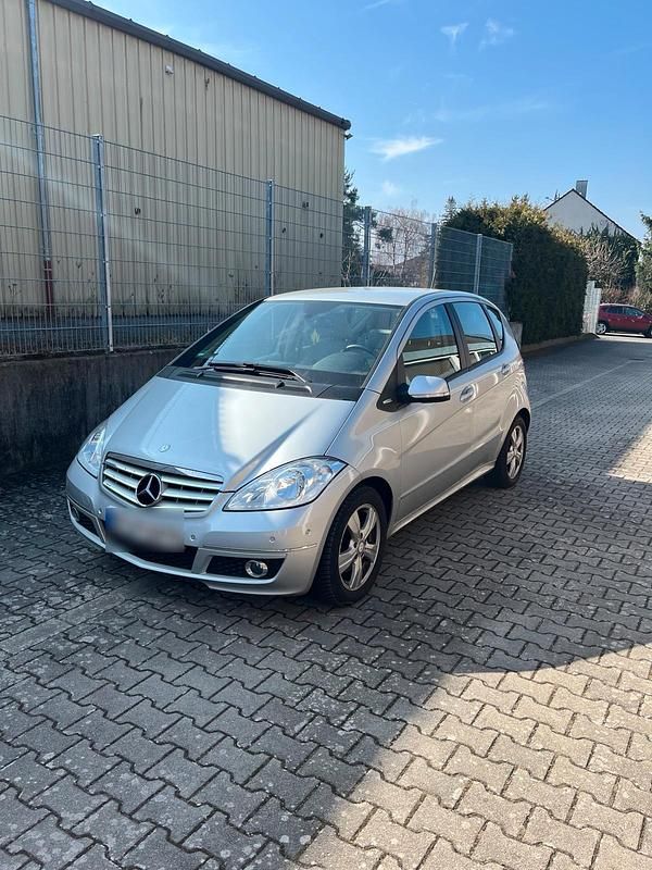 Gebraucht Mercedes A200 140 PS (102 kW) 2010 Silber Limousine