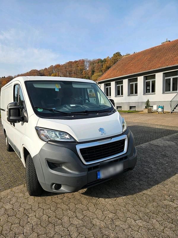 Weiß Gebraucht 2017 Peugeot Boxer Van | 12.222 € (Guter Preis) - Bild 1/4