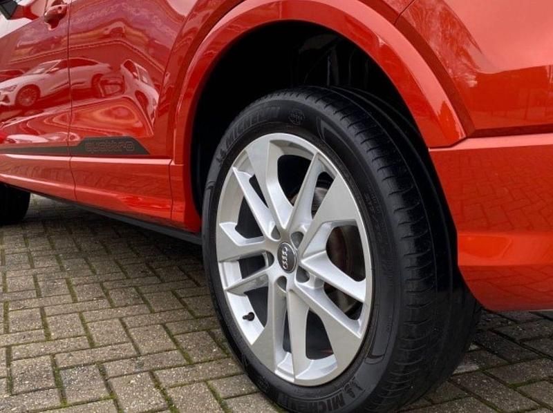 Gebraucht Audi Q2 Ambiente 150 PS (110 kW) 2017 Orange SUV