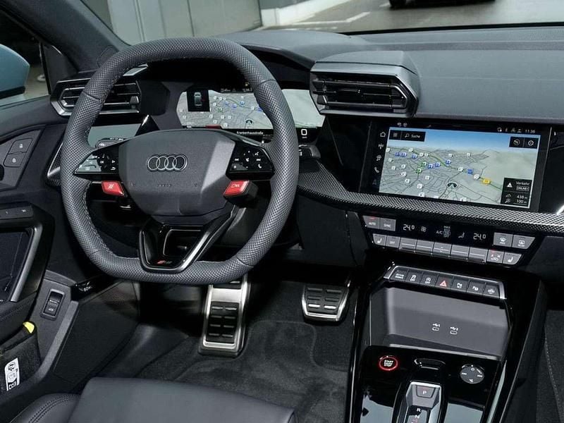 Gebraucht Audi RS3 Ambiente 400 PS (294 kW) 2025 Kemoragrau metallic Limousine