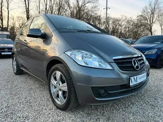 Gebraucht Mercedes A160 95 PS (69 kW) 2010 Mountaingrau Limousine