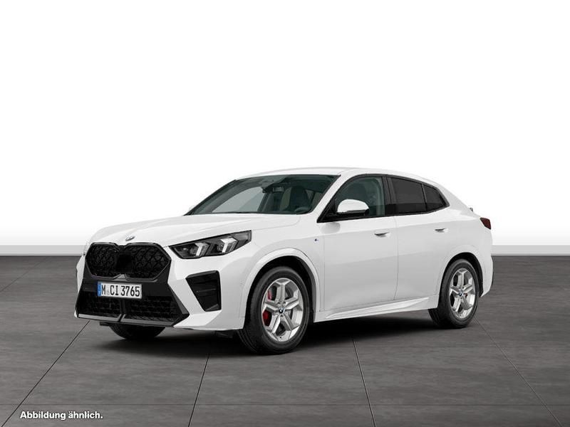 Alpinweiss Gebraucht 2024 BMW X2 Luxury Line SUV | 49.644 € - Bild 1/4