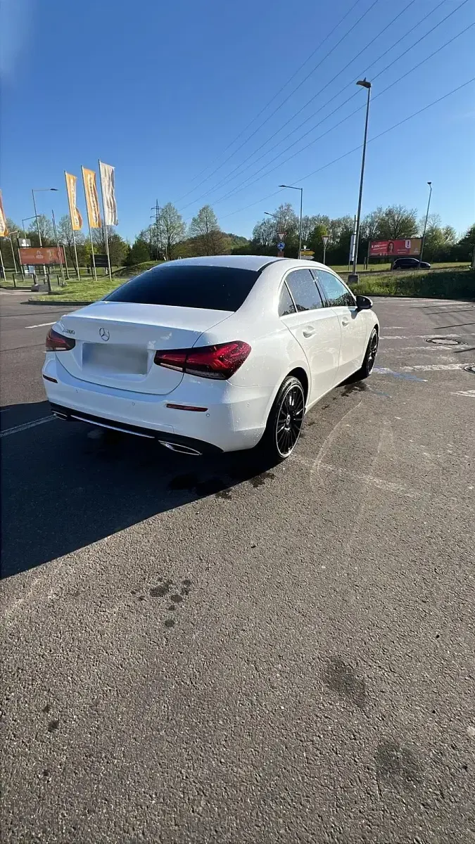Gebraucht Mercedes A200 163 PS (119 kW) 2019 Weiß Limousine