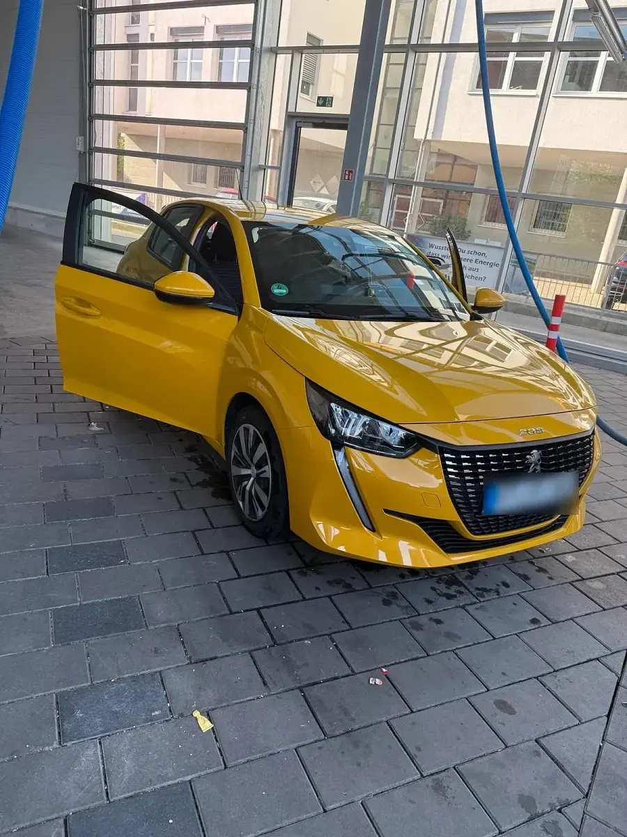 Gebraucht Peugeot 208 101 PS (74 kW) 2020 Gelb Kleinwagen