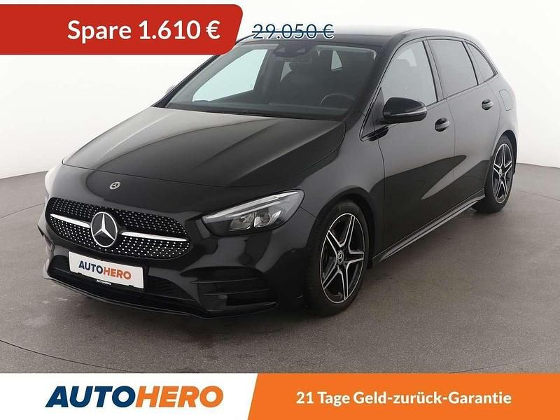 Nachtschwarz Gebraucht 2022 Mercedes B180 AMG line Van / Kleinbus | 27.440 € (Fairer Preis) - Bild 1/3