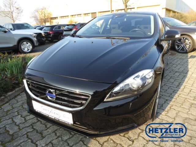Gebraucht Volvo V40 You! 120 PS (88 kW) 2015 Black solid (stone) / solid Kombi