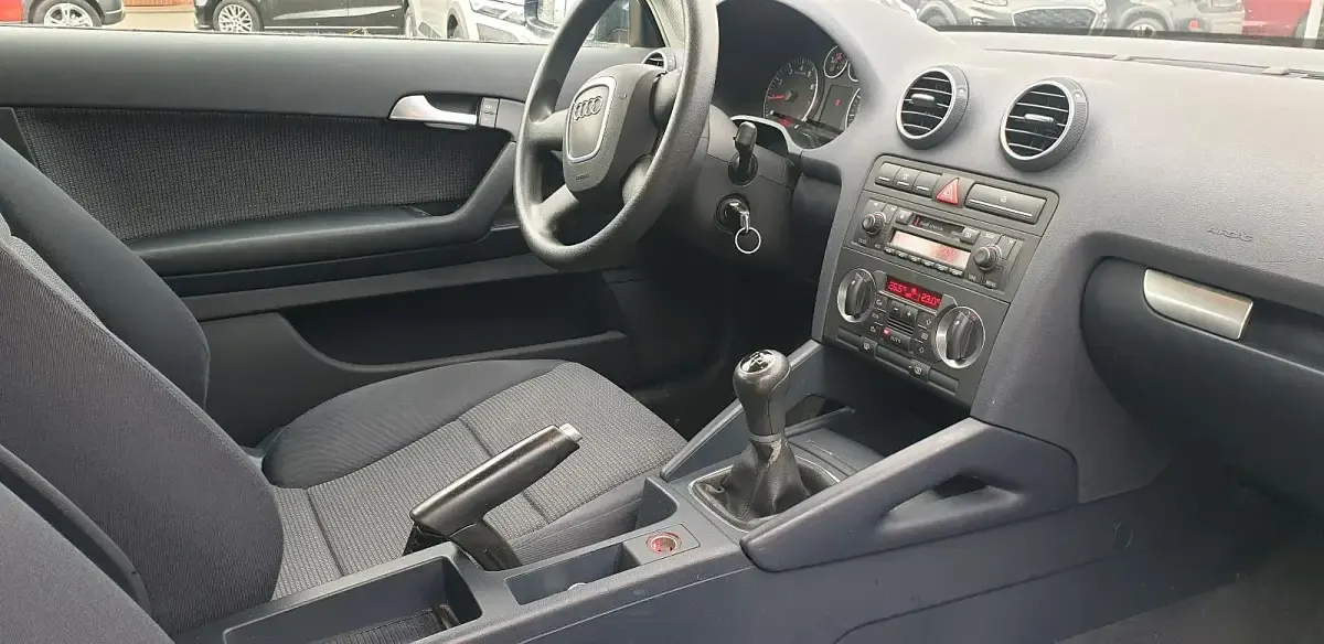 Gebraucht Audi A3 102 PS (75 kW) 2005 Blau Kleinwagen