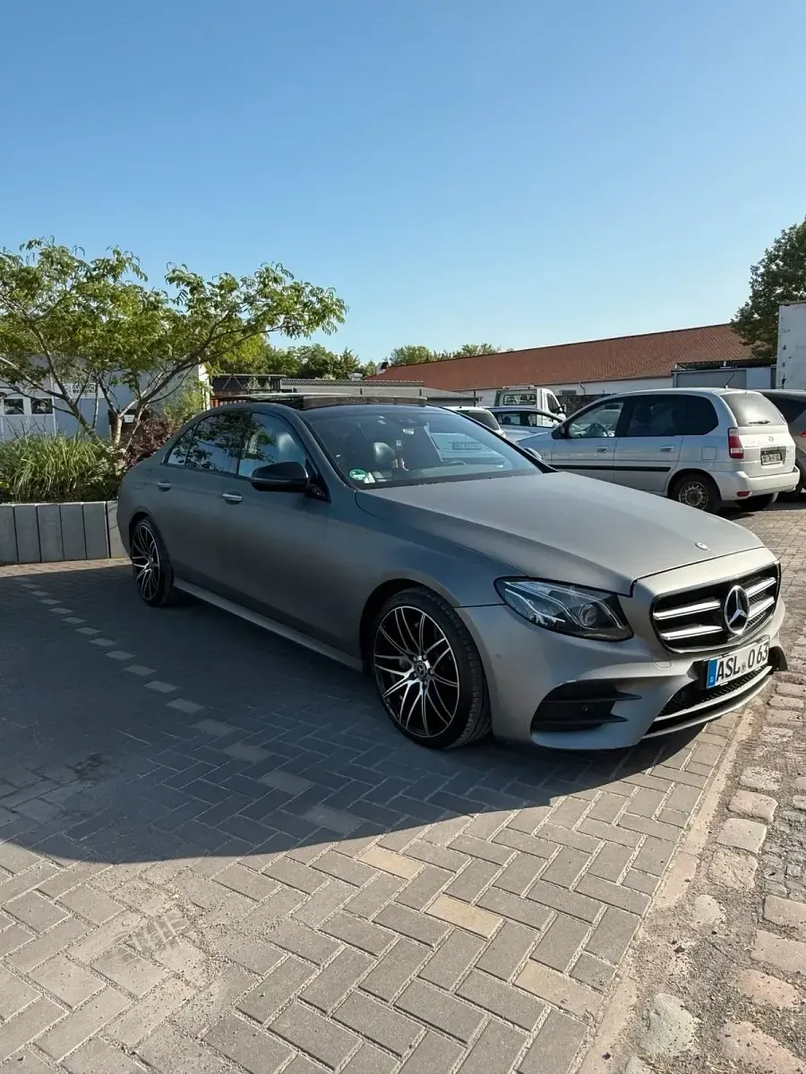 Gebraucht Mercedes E220 194 PS (142 kW) 2016 Weiß Limousine