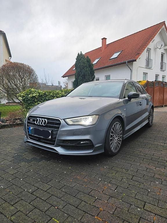 Grau Gebraucht 2015 Audi A3 S-Line Limousine | 14.999 € (Guter Preis) - Bild 1/4