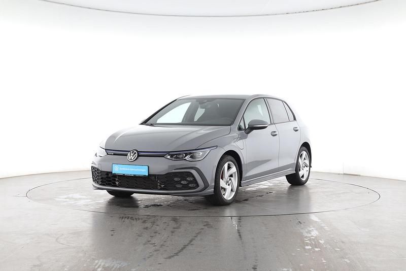 Mondsteingrau Gebraucht 2021 VW Golf VIII GTE Kleinwagen | 22.760 € (Guter Preis) - Bild 1/4
