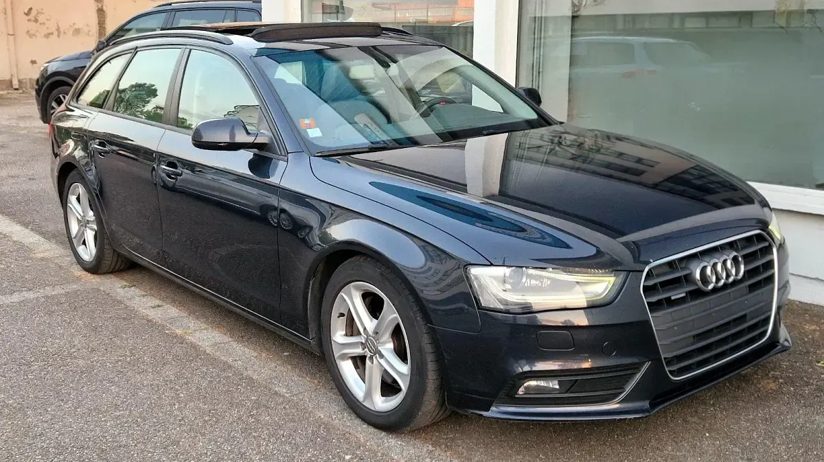 Gebraucht Audi A4 245 PS (180 kW) 2012 Blau Kombi