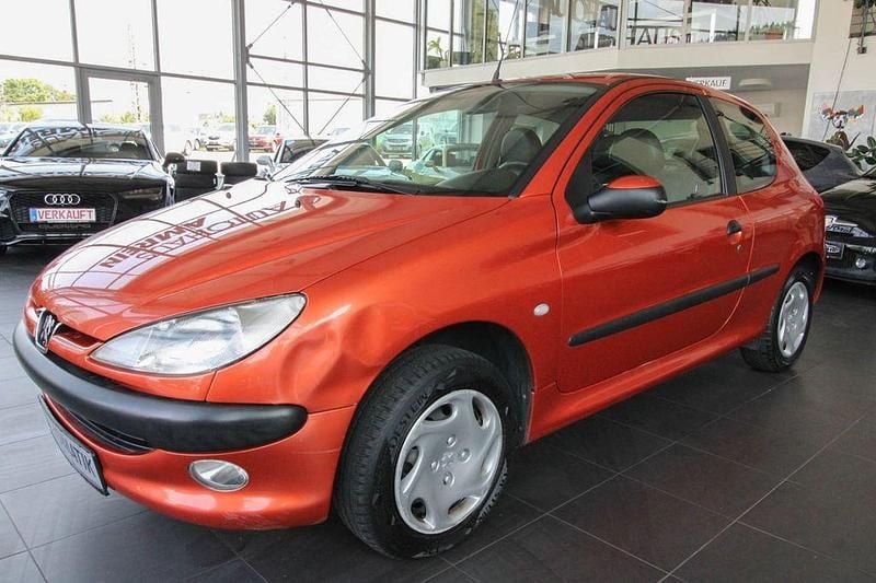 Orange Gebraucht 2000 Peugeot 206 Limousine | 1.199 € (Fairer Preis) - Bild 1/4