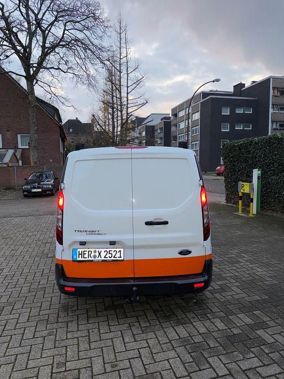 Gebraucht Ford Tourneo Connect Ambiente 73 PS (53 kW) 2020 Weiß Van / Kleinbus