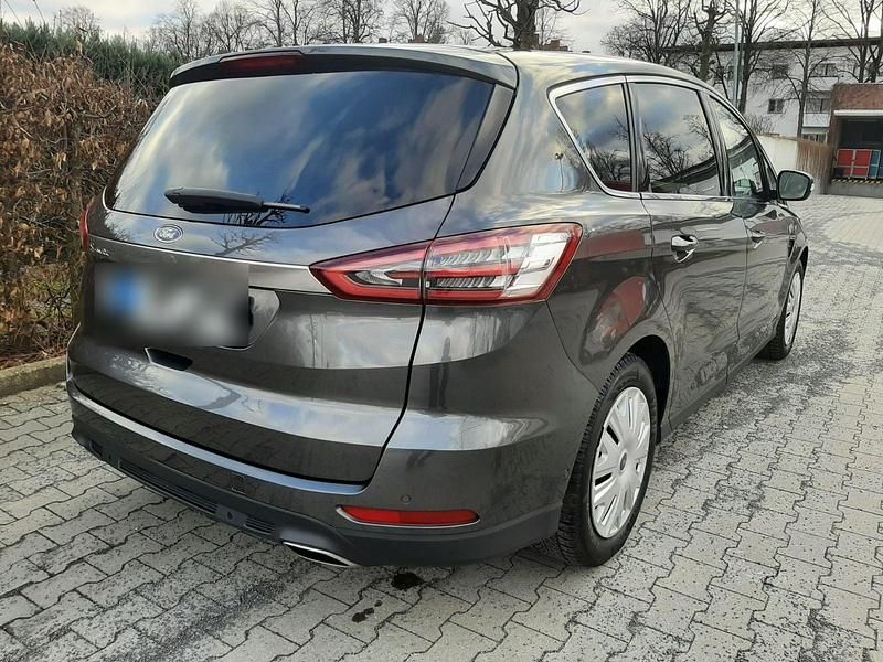 Gebraucht Ford S-MAX Titanium 179 PS (131 kW) 2016 Van / Kleinbus