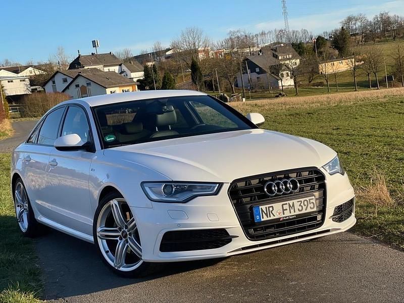 Weiß Gebraucht 2012 Audi A6 Sport Limousine | 15.500 € (Teuer) - Bild 1/4