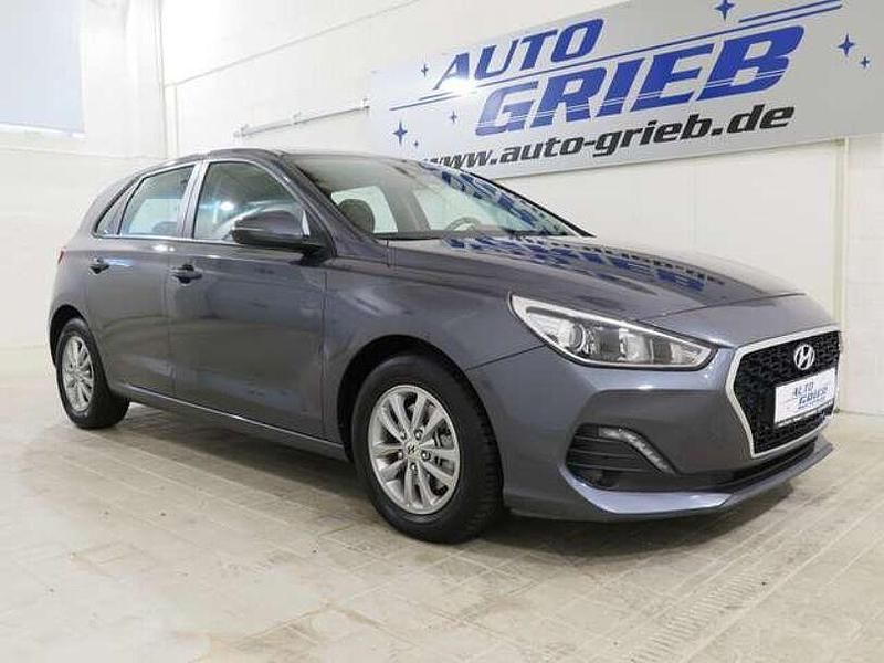 Micron/pepper grey Gebraucht 2019 Hyundai i30 Select Limousine | 14.950 € (Fairer Preis) - Bild 1/4