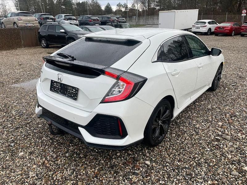 Gebraucht Honda Civic Elegance 126 PS (92 kW) 2019 Weiß Limousine