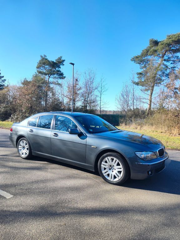 Grau Gebraucht 2007 BMW 740L Sport Line Limousine | 6.000 € (Fairer Preis) - Bild 1/4