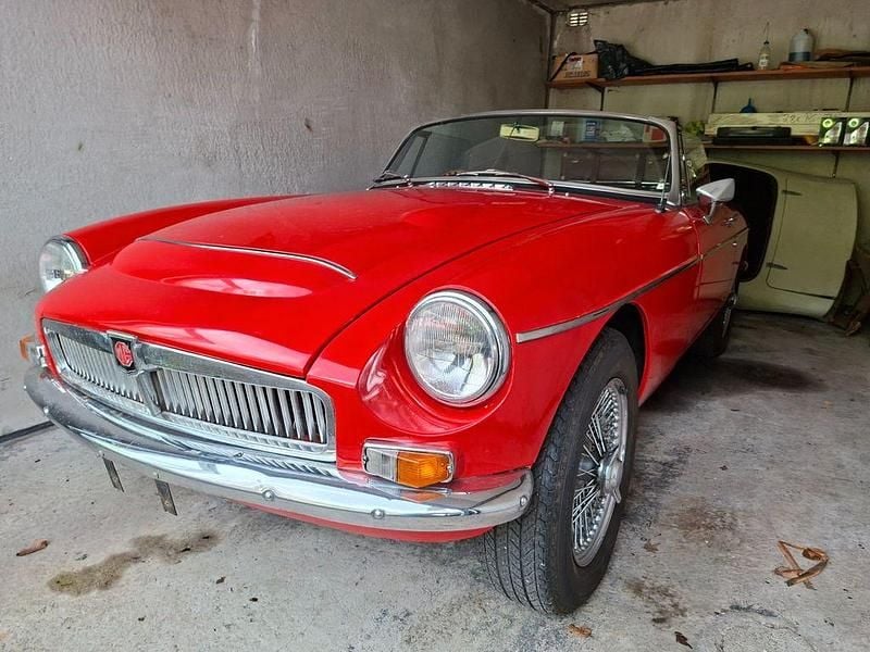 Second-hand MG C 129 CP (94 kW) 1968 Roșu Cabrio
