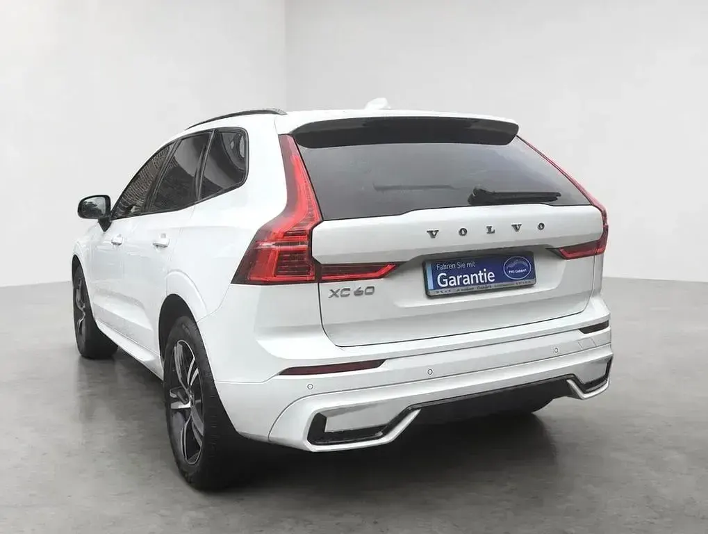 Gebraucht Volvo XC60 R-Design 235 PS (172 kW) 2021 Weiß SUV