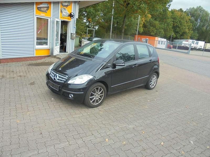 Kosmosschwarz metalliclack Gebraucht 2009 Mercedes A160 Kleinwagen | 3.999 € (Guter Preis) - Bild 1/4