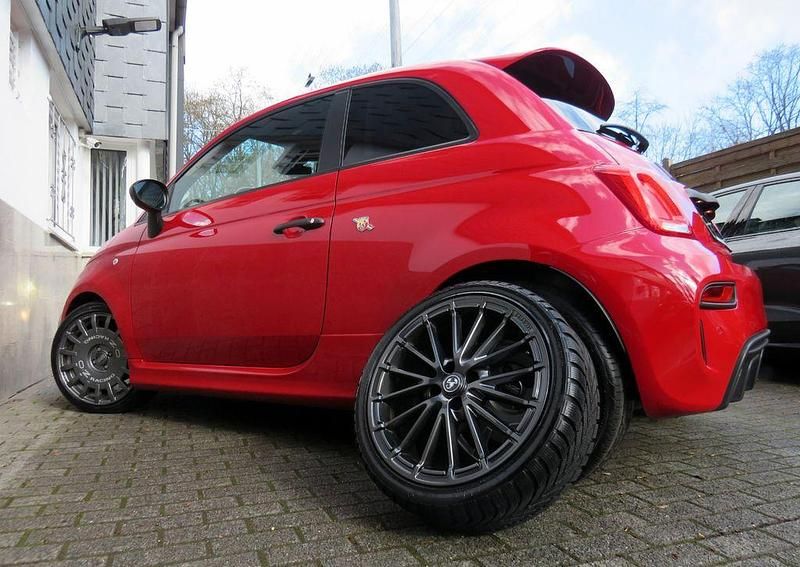 Second-hand Abarth 595 165 CP (121 kW) 2024 Roșu Hatchback