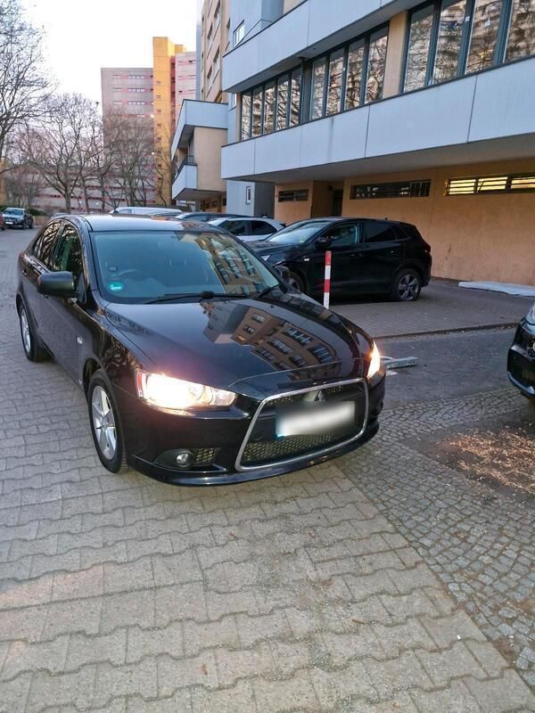 Schwarz Gebraucht 2010 Mitsubishi Lancer Limousine | 3.800 € - Bild 1/4