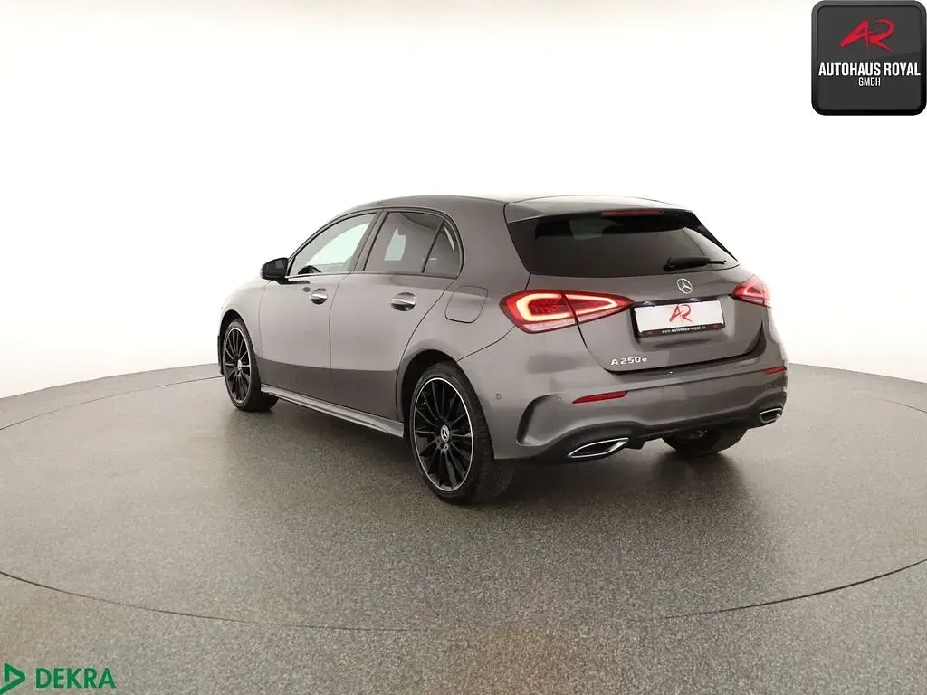 Gebraucht Mercedes A250 AMG 218 PS (160 kW) 2022 Grau Limousine