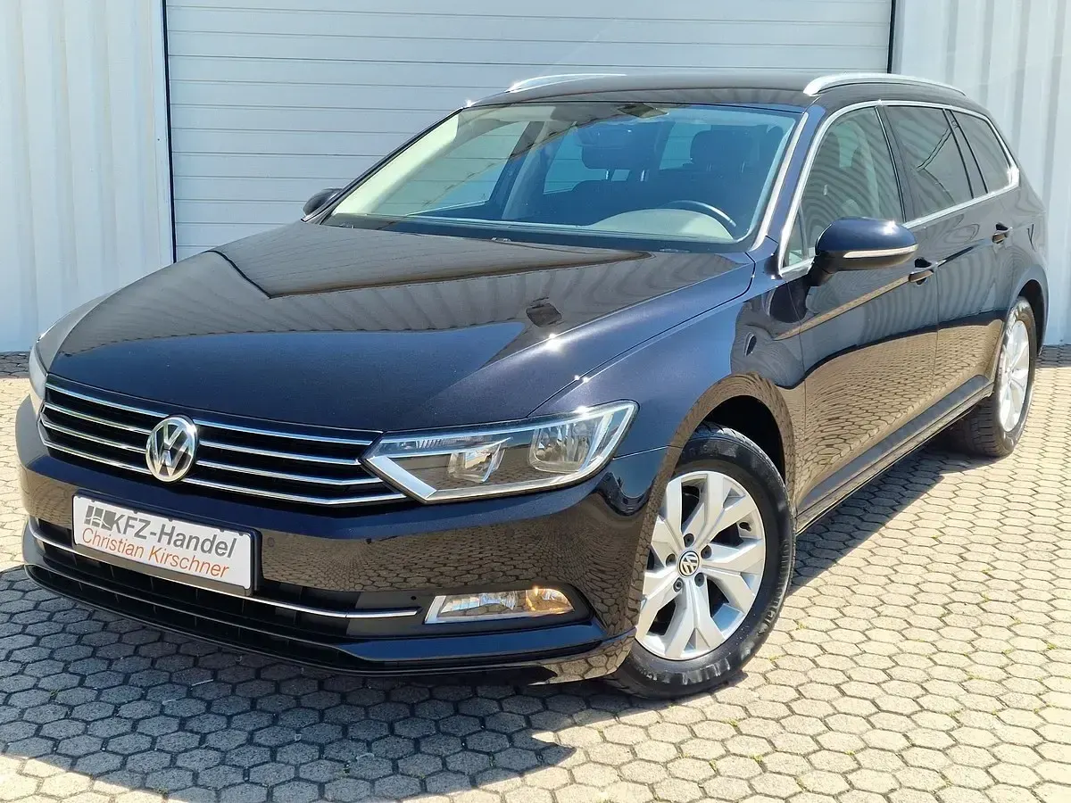 Gebraucht VW Passat Comfortline 150 PS (110 kW) 2016 Schwarz metallic Kombi