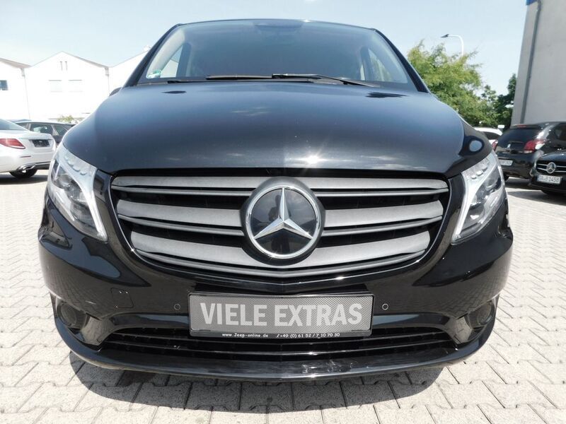 Obsidianschwarz metallic Gebraucht 2021 Mercedes Vito Van / Kleinbus | 36.990 € (Teuer) - Bild 1/4