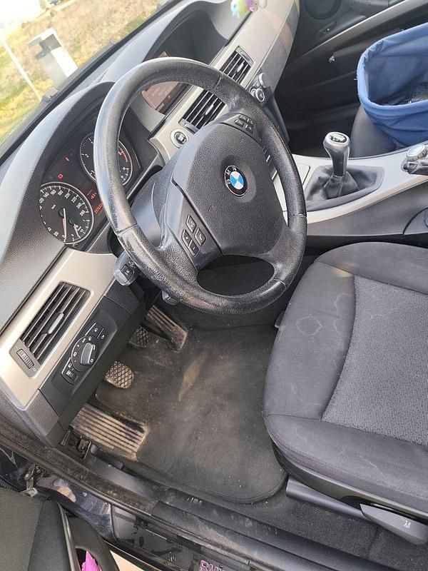 Gebraucht BMW 318 143 PS (105 kW) 2008 Schwarz Kombi