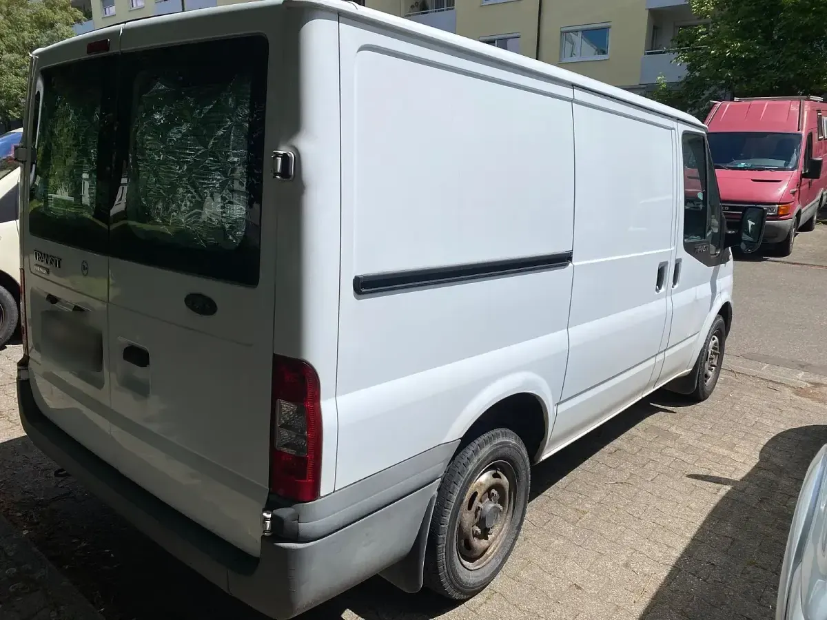 Gebraucht Ford Transit 85 PS (62 kW) 2011 Weiß Van / Kleinbus